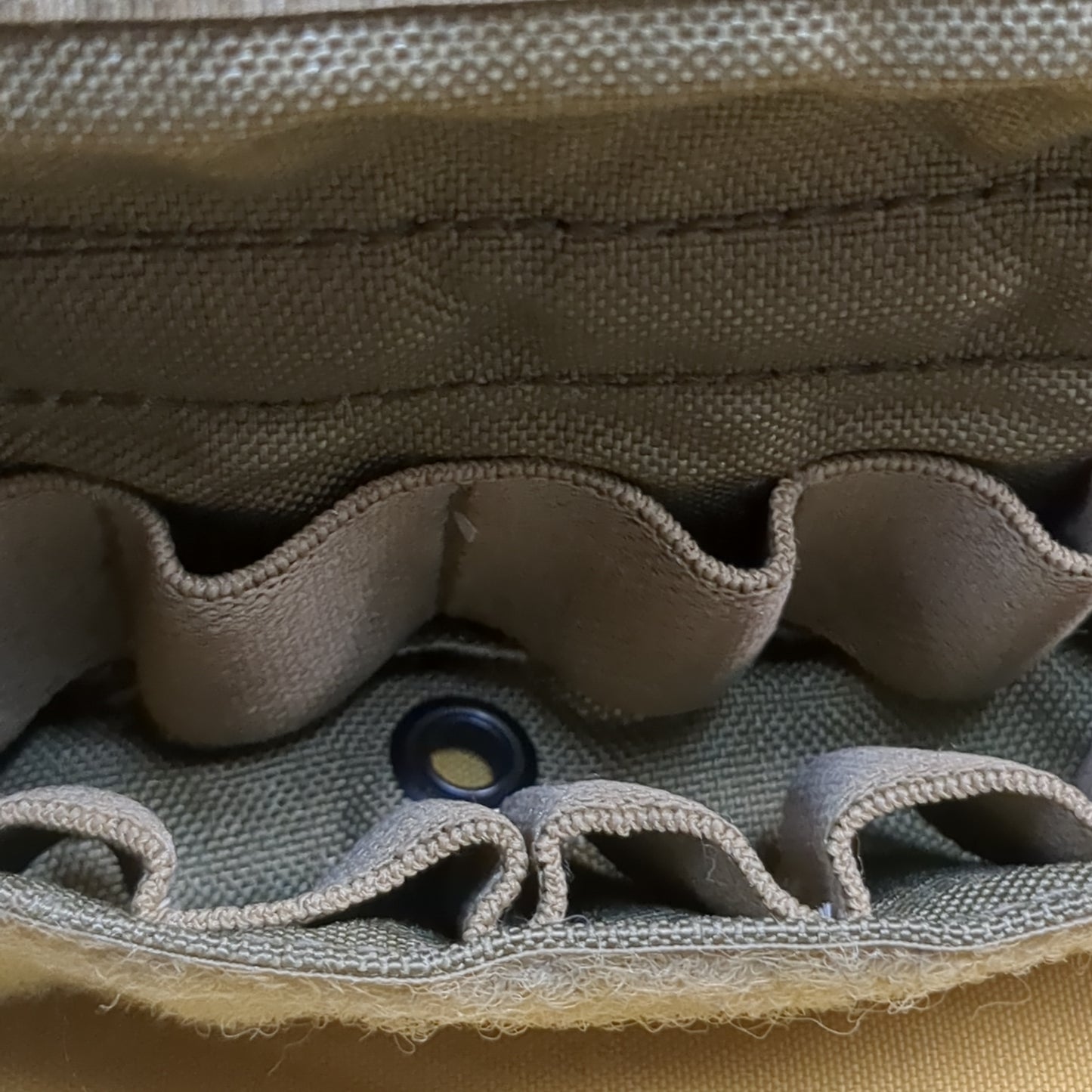 UNUSED Eagle Industries Khaki 12rd Shotgun Molle Pouch (34cr- ca2-yam45)