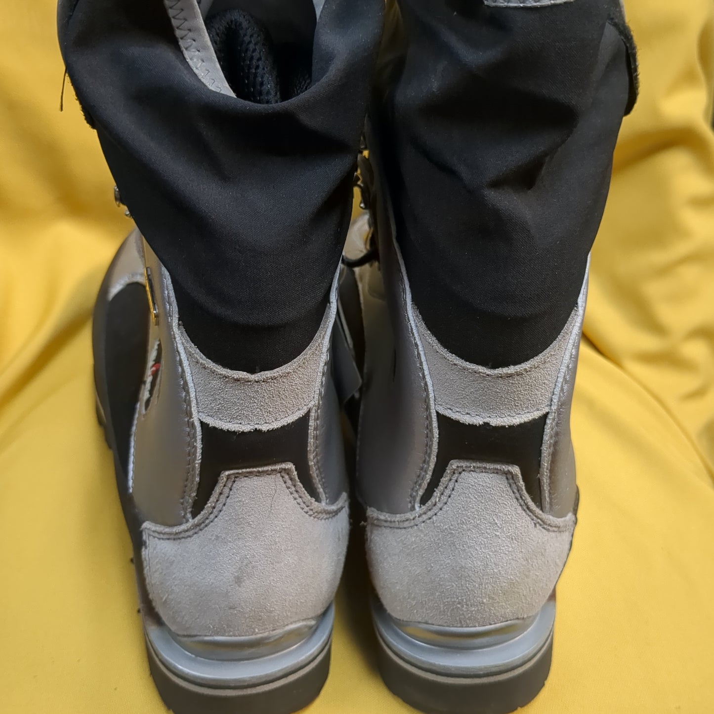 NWT Kayland Mountaineering 12.5R Cold Weather Boots (cb01-yam15)