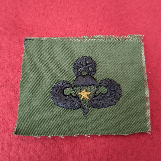 US Army MASTER COMBAT JUMP WINGS 1 STAR Patch SEW ON Subdued OD Black (bu05-cjw3)
