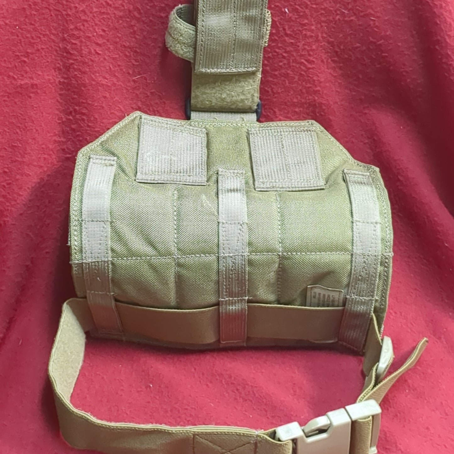 Molle Single Point Leg Panel W911GY-08-F-0090 Coyote Excellent Condition (35cr- ca3-YAM102)