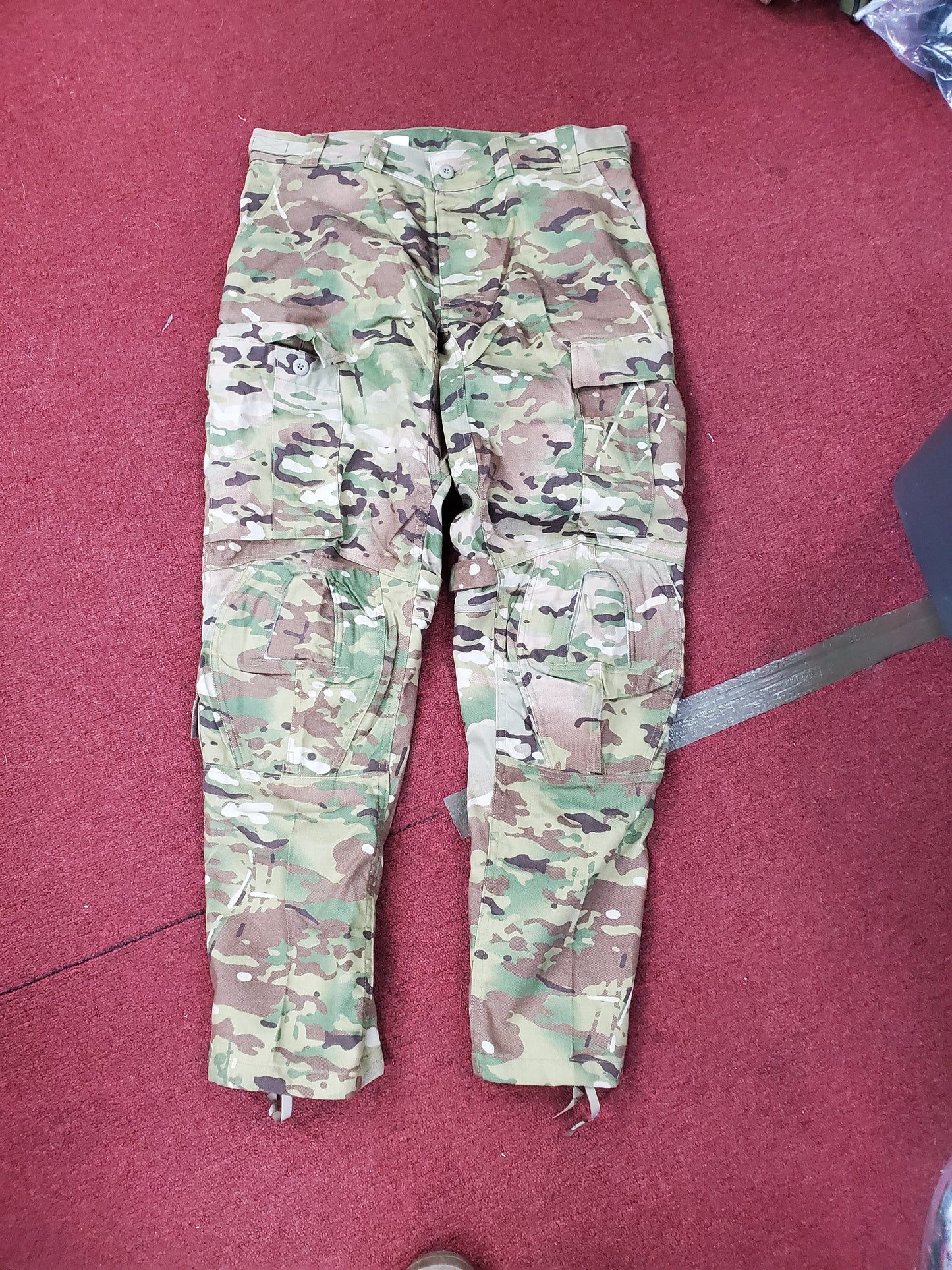 NOS Medium Regular US Army Deployment Frac Combat Pants w/ Knee Pad Pockets (CA13-.25APR06)