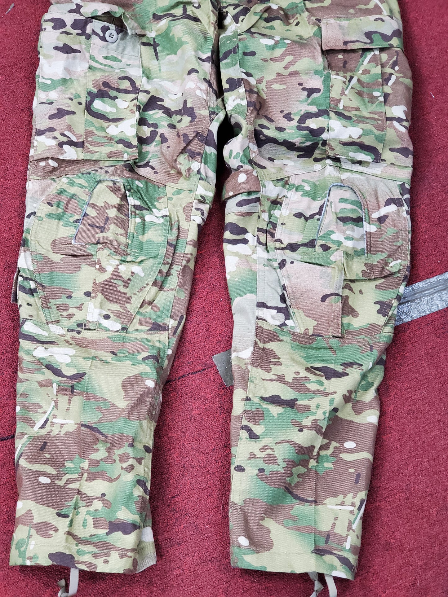 NOS Medium Regular US Army Deployment Frac Combat Pants w/ Knee Pad Pockets (CA13-.25APR06)