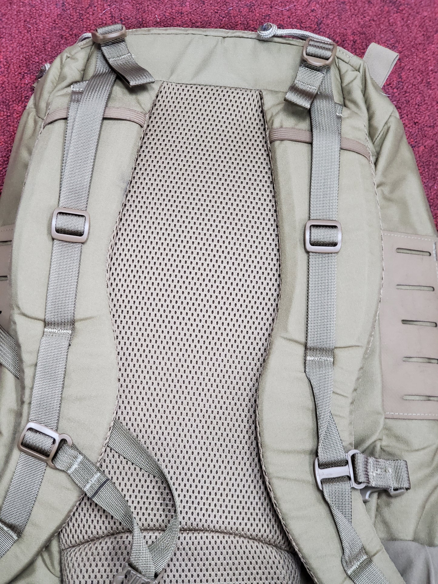 NEW - Mystery Ranch Gunfighter 24 Coyote Low-Profile Backpack (25feb17-gtt)