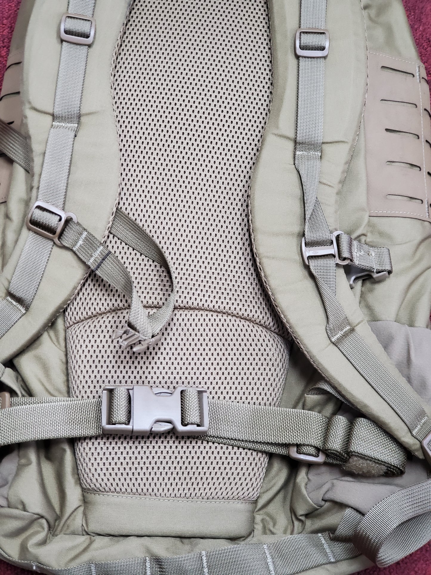 NEW - Mystery Ranch Gunfighter 24 Coyote Low-Profile Backpack (25feb17-gtt)