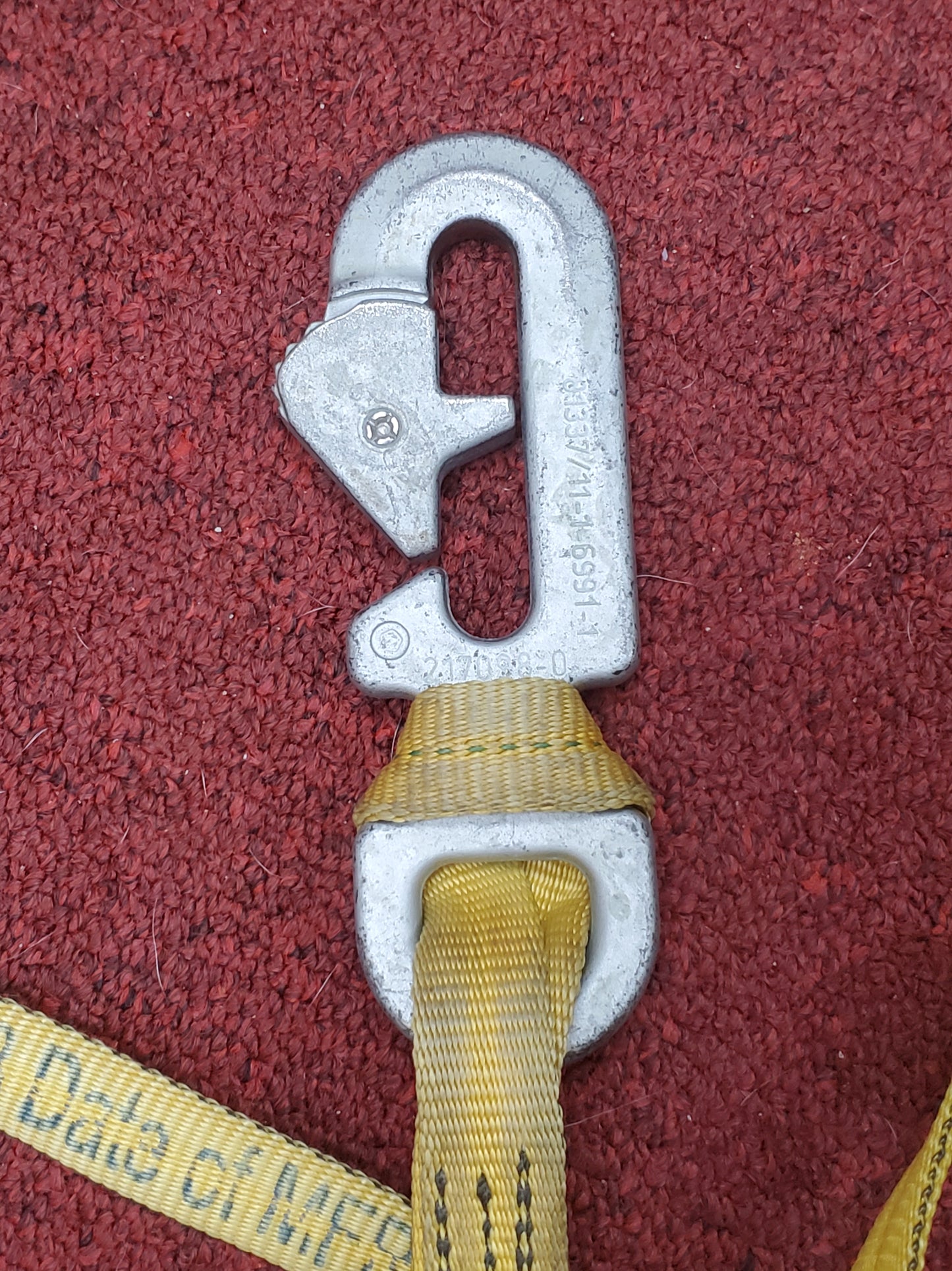 Military T-10 D Parachute 5′ Ft 9″ Static Line Extension with Hardware (ca13-25feb24)