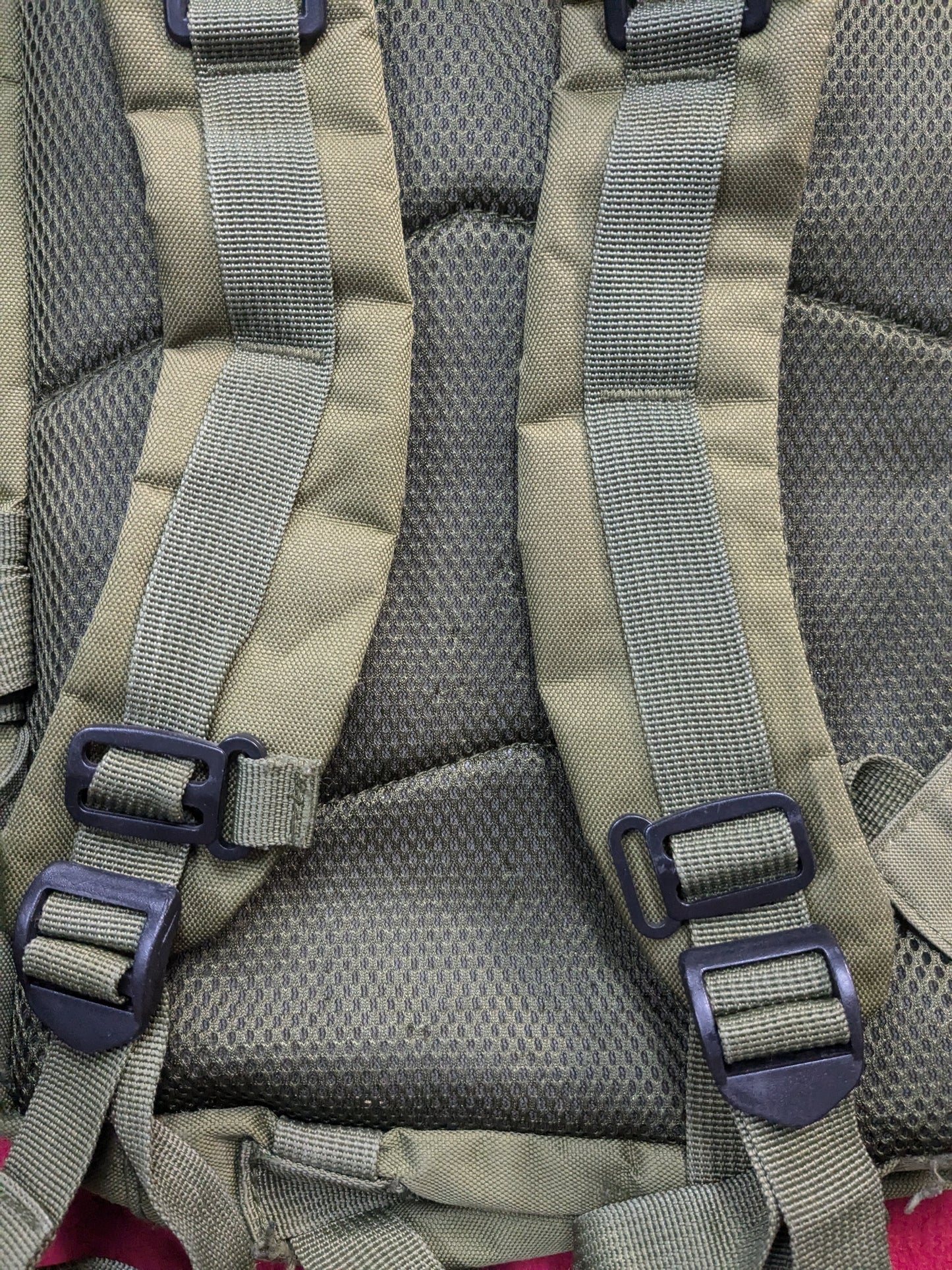 Eyourlife Military Tactical Backpack Hiking Bag Used (BA12-YLU59)