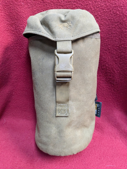 TASMANIAN TIGER 1L BOTTLE POUCH INSULATED MOLLE CORDURA COYOTE USED (08o- db01-YLU119)