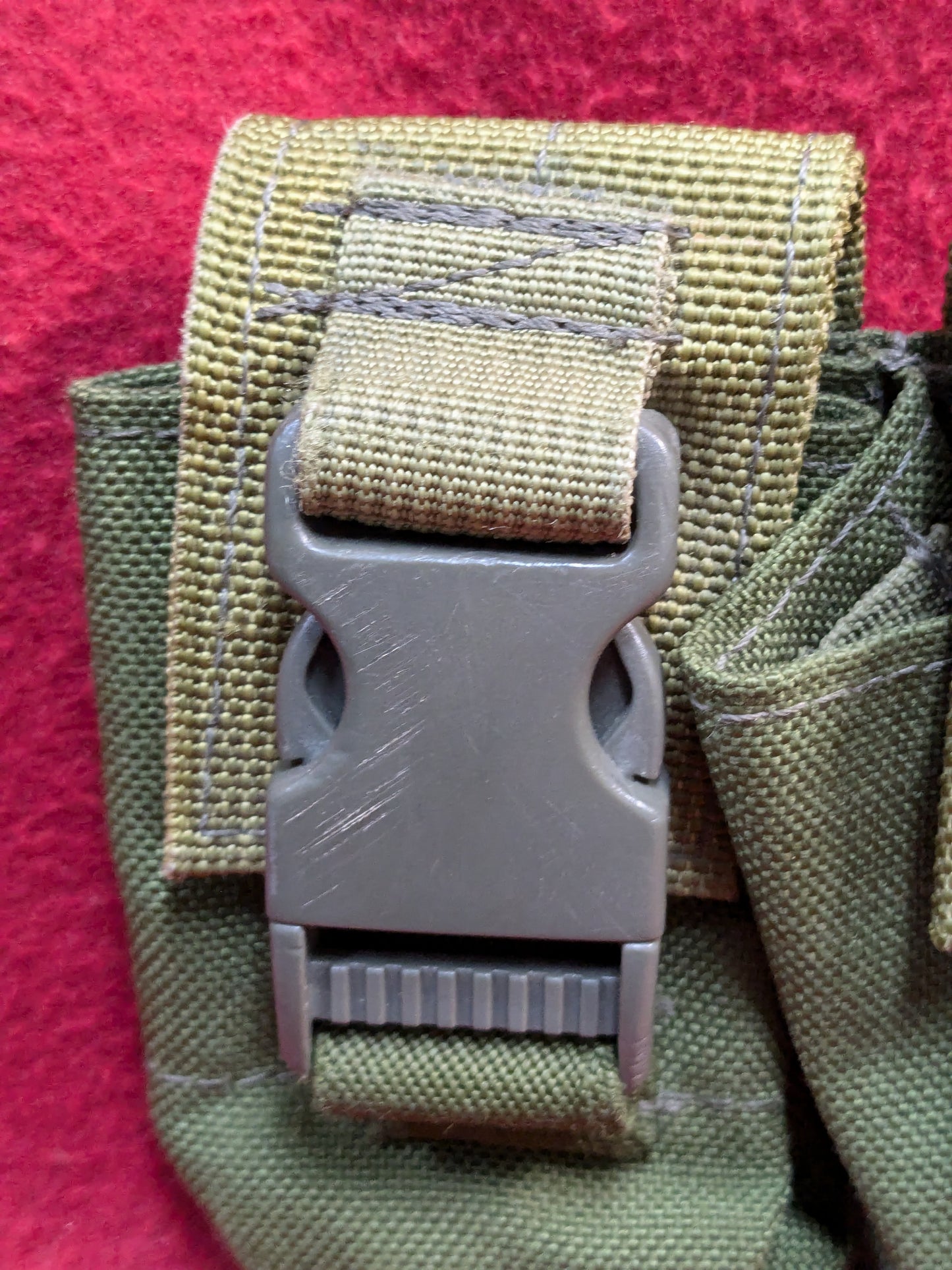 BDS Double 40MM Grenade Pouch MOLLE Good OD/Coyote Good Condition (35cr- ca3-YLU153)