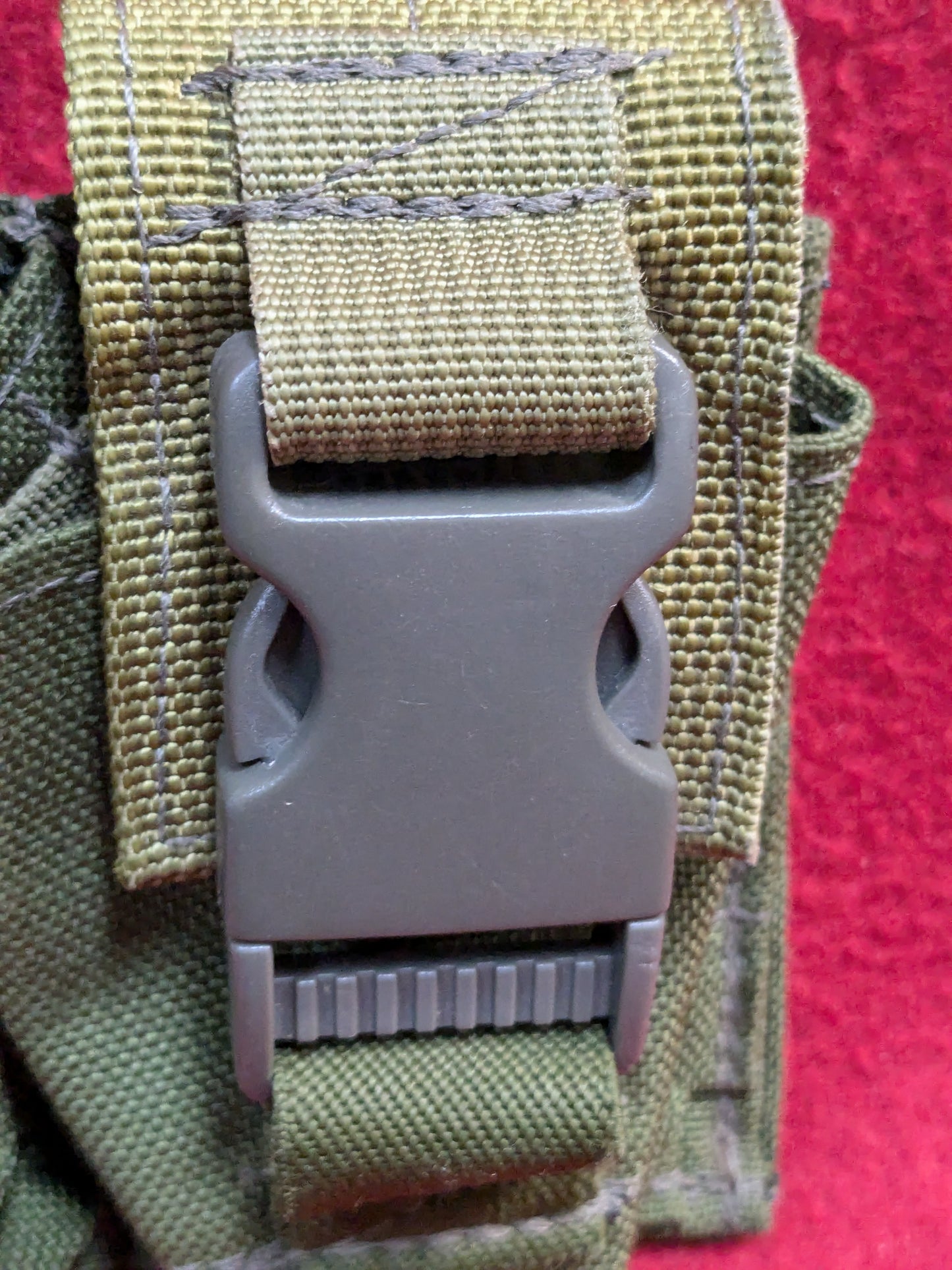 BDS Double 40MM Grenade Pouch MOLLE Good OD/Coyote Good Condition (35cr- ca3-YLU153)