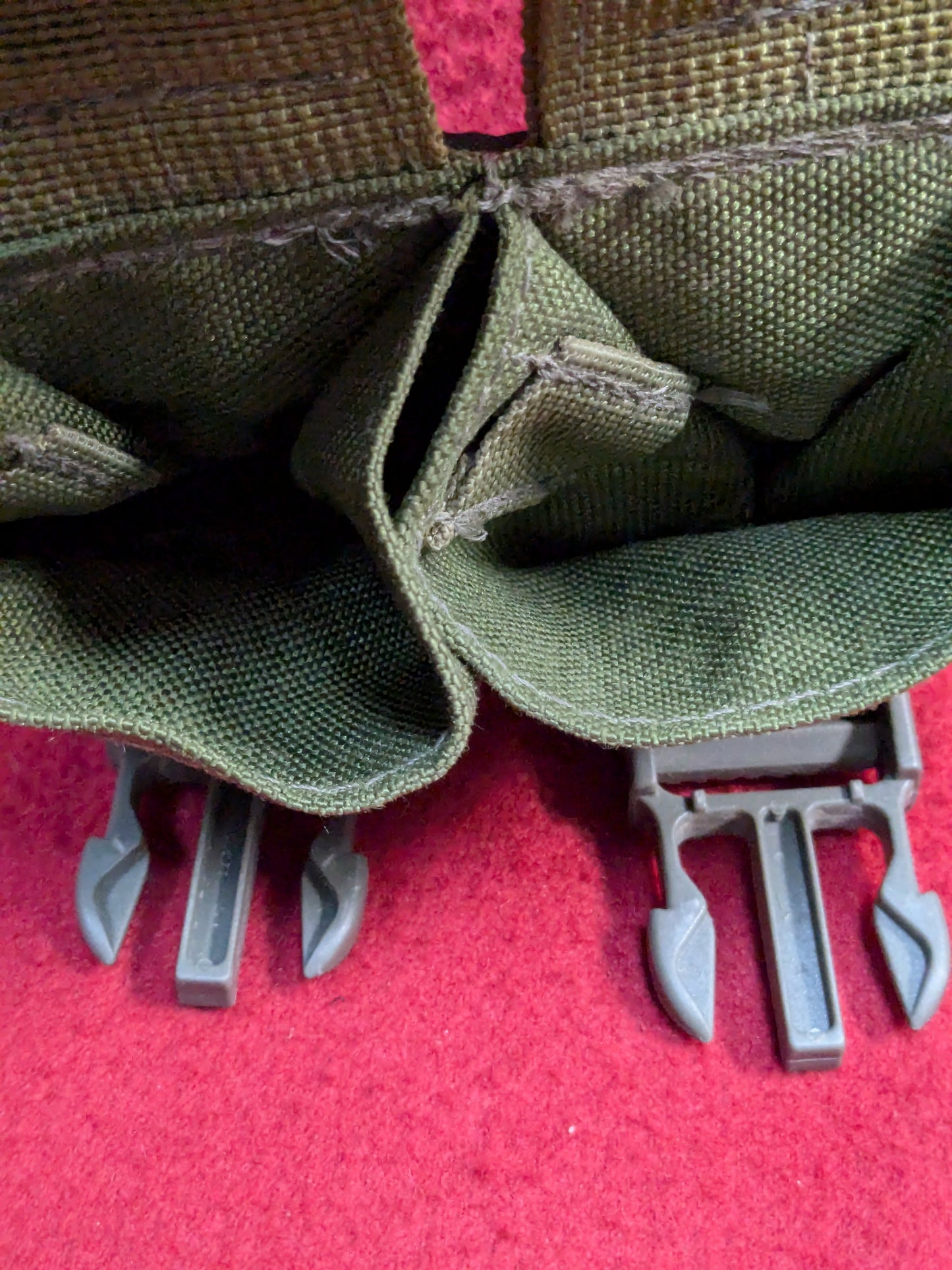 BDS Double 40MM Grenade Pouch MOLLE Good OD/Coyote Good Condition (35cr- ca3-YLU153)