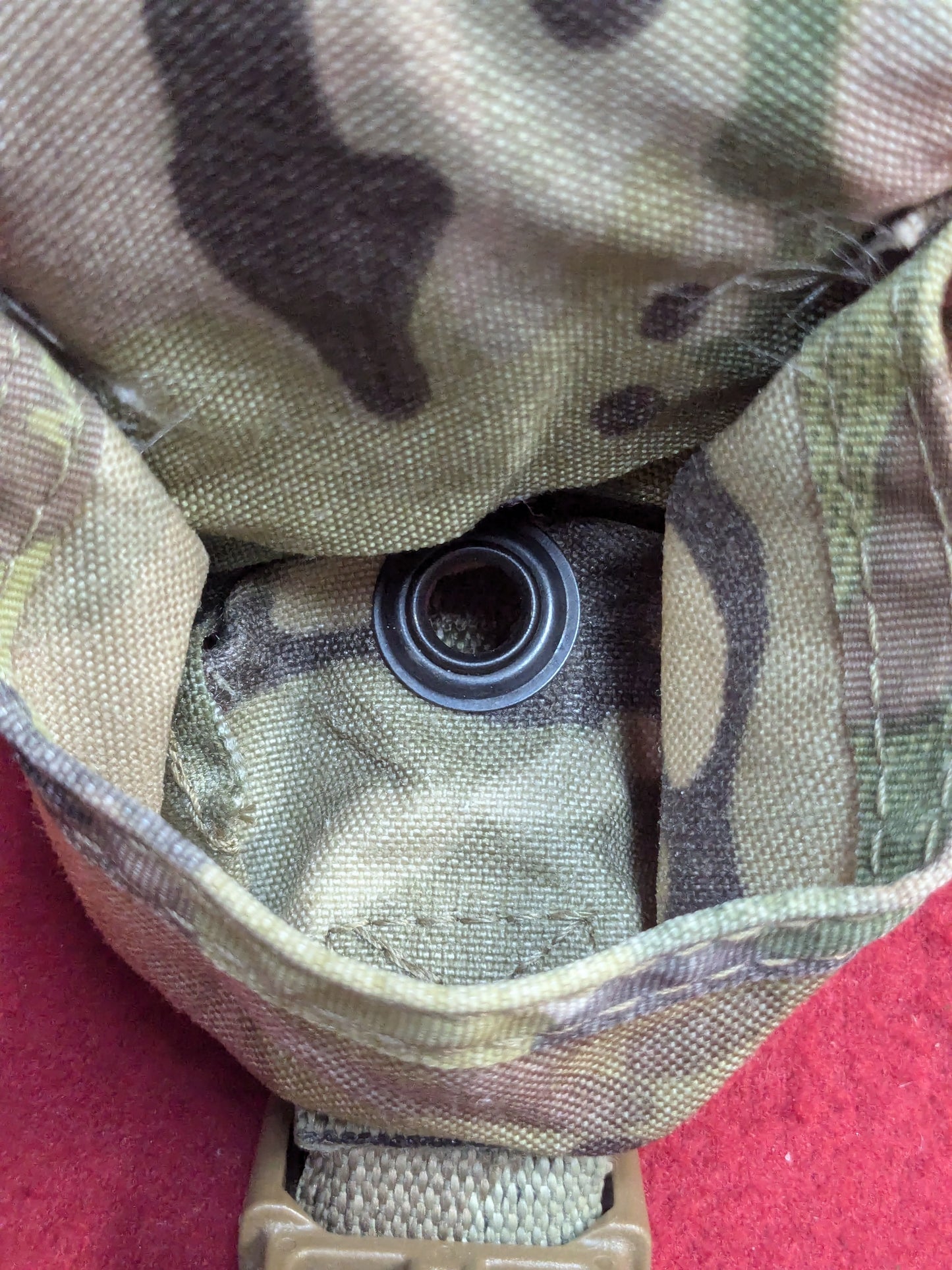 US Army Hand Grenade / Compass Pouch Multicam Camo Molle Used (36cr- ca4-YLU180)