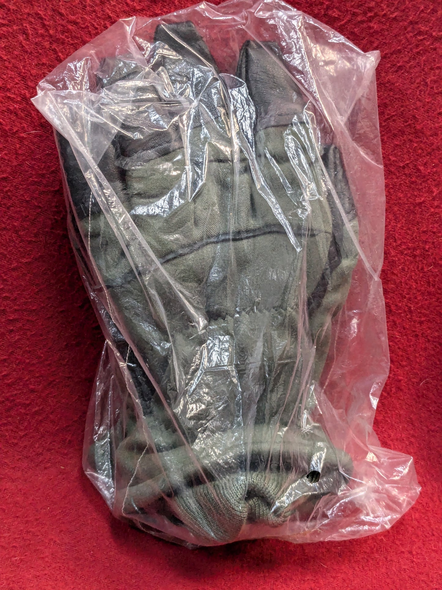 NOS Unused - Men's Size: 6 HAU-15/P Flyer's Intermediate Cold Weather Gloves (42cr- cb3-GUA42)