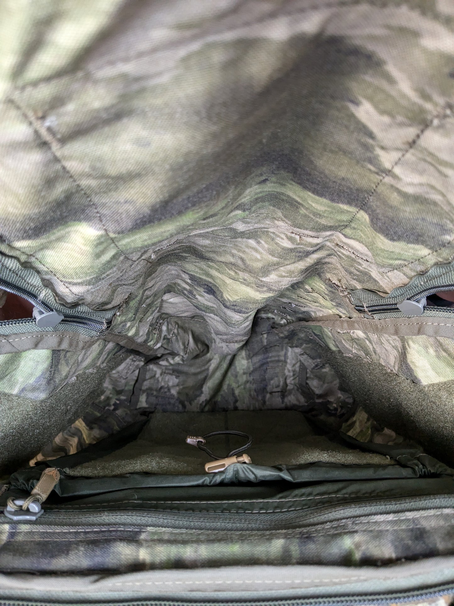 Mayflower Velocity Systems A-TACS Camo 30L Summit Pack Excellent Condition ATACS (BA04-GUA116)