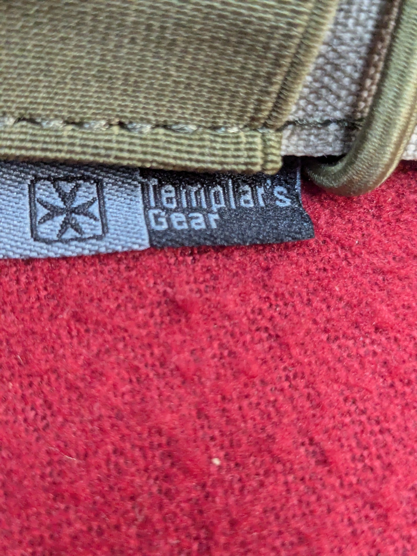 Templars Gear Universal Radio Pouch ATACS Good Condition (30cr- ca5-PET71)