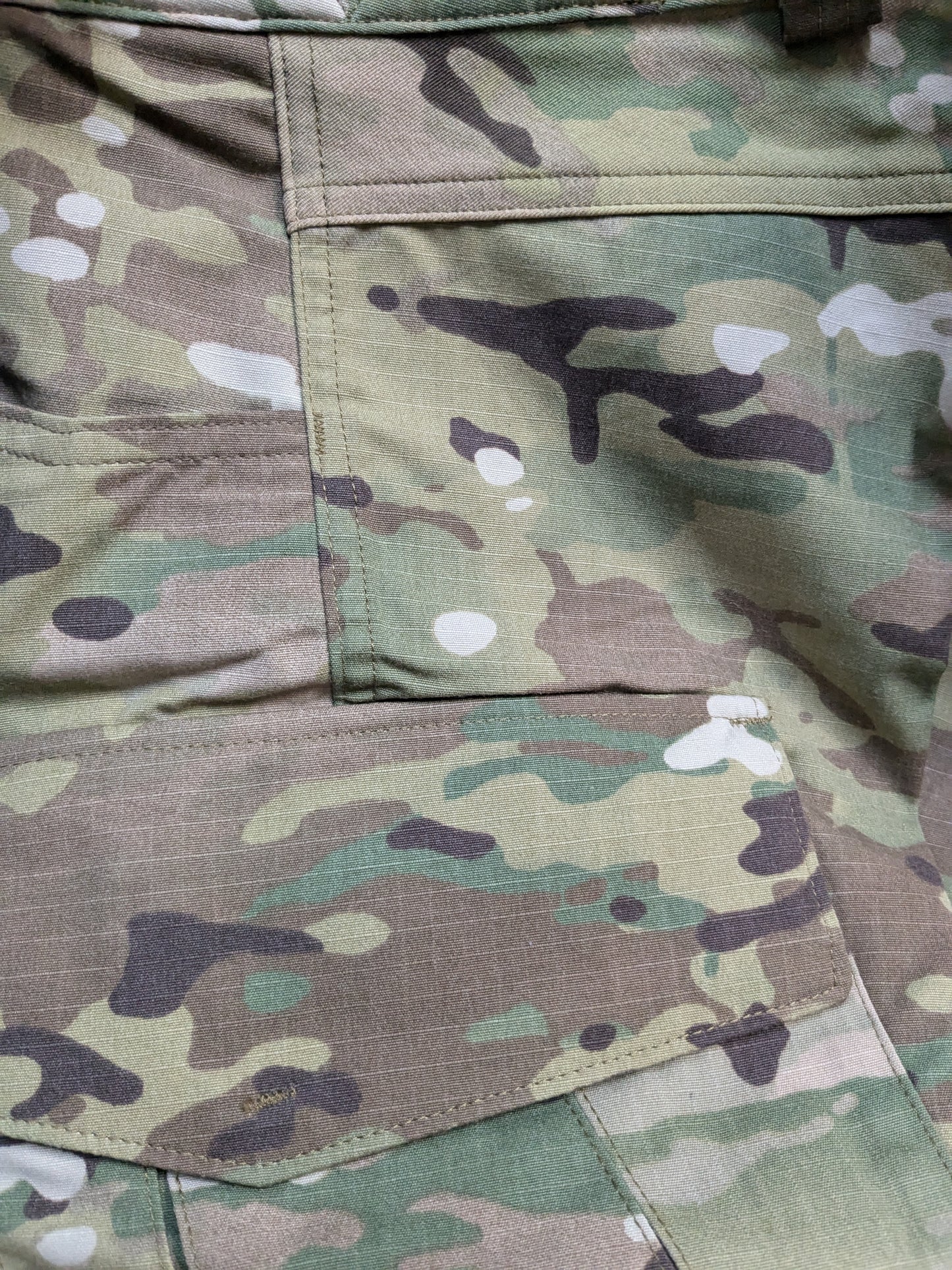 Patagonia level 9 combat pants 32 R Excellent Condition (ec13-PET127)