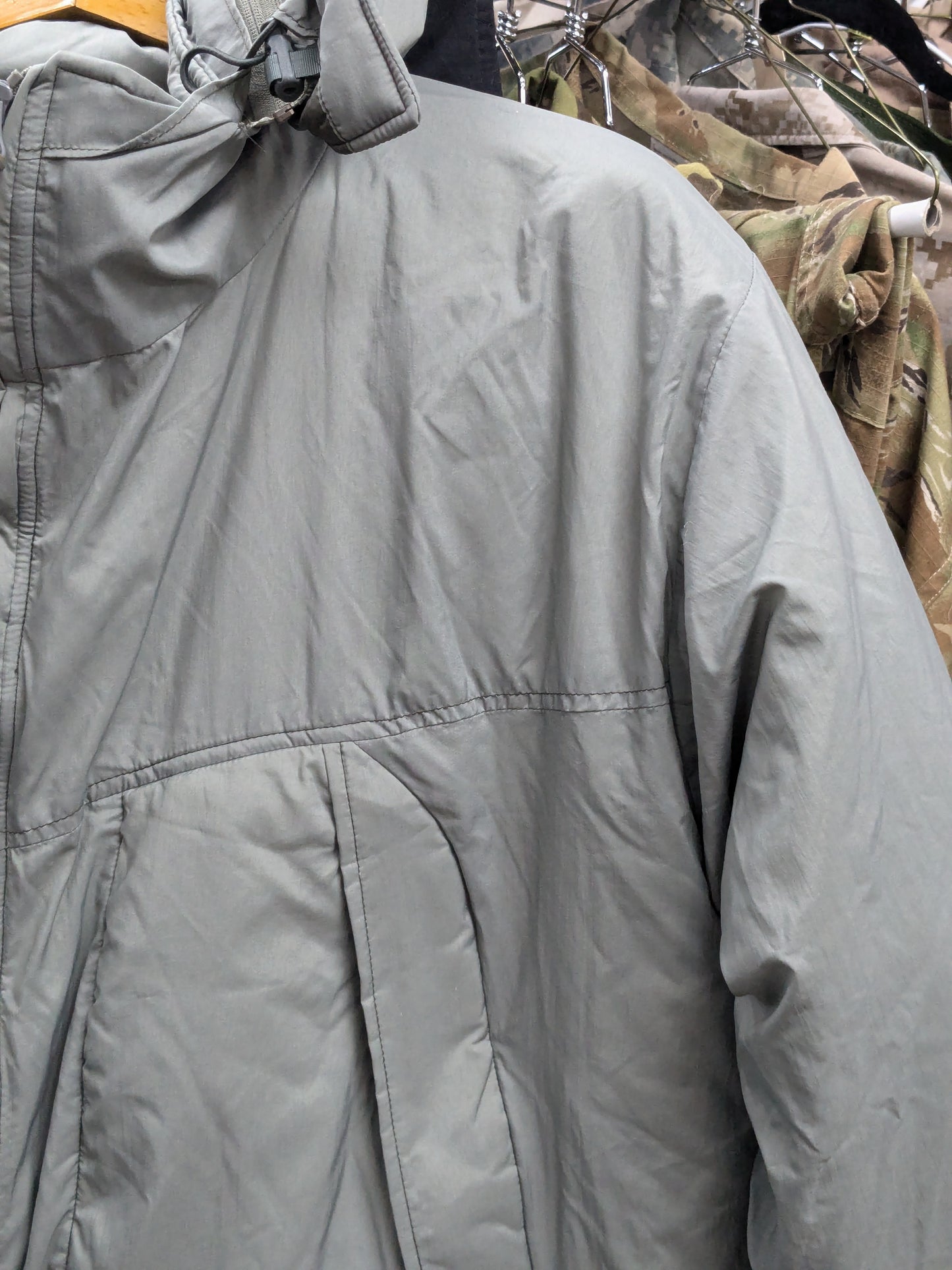 NOS Halys Primaloft Level 7 Parka ECWS Medium Marshmellow Jacket (AA07S-25APR64)
