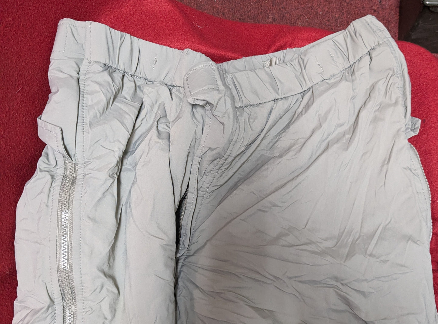 NOS Primaloft ADS Gen III L7 Bottom C Medium Regular- Trousers Extreme Cold Weather Military (AA04-25APR62)
