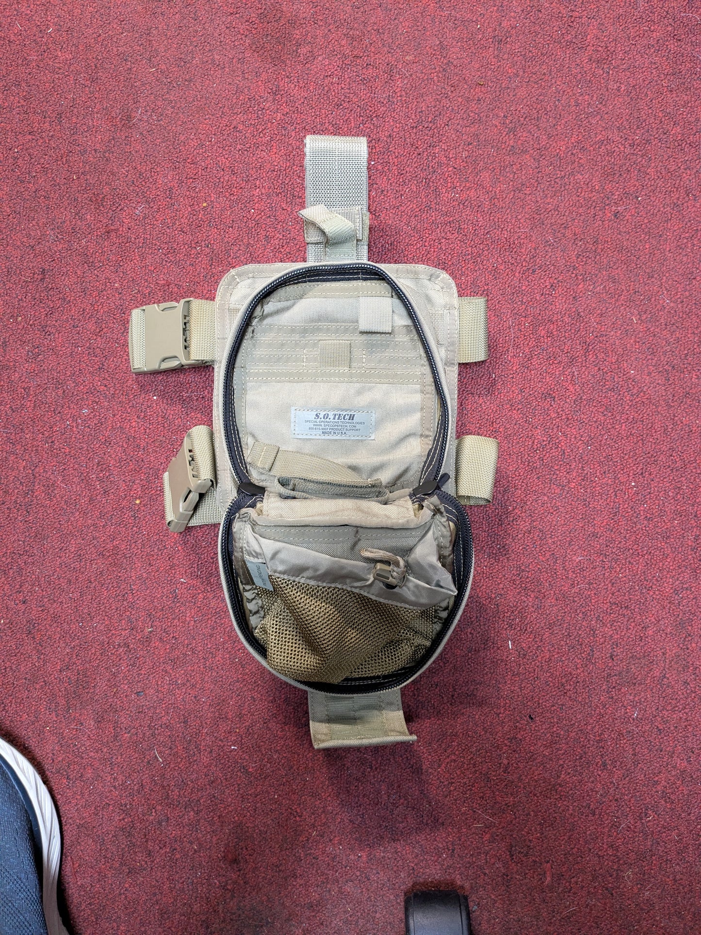 S.O. Tech IFAK Pouch with BLOCS Claw Padded Thigh RIg (DC1-25Oct14)