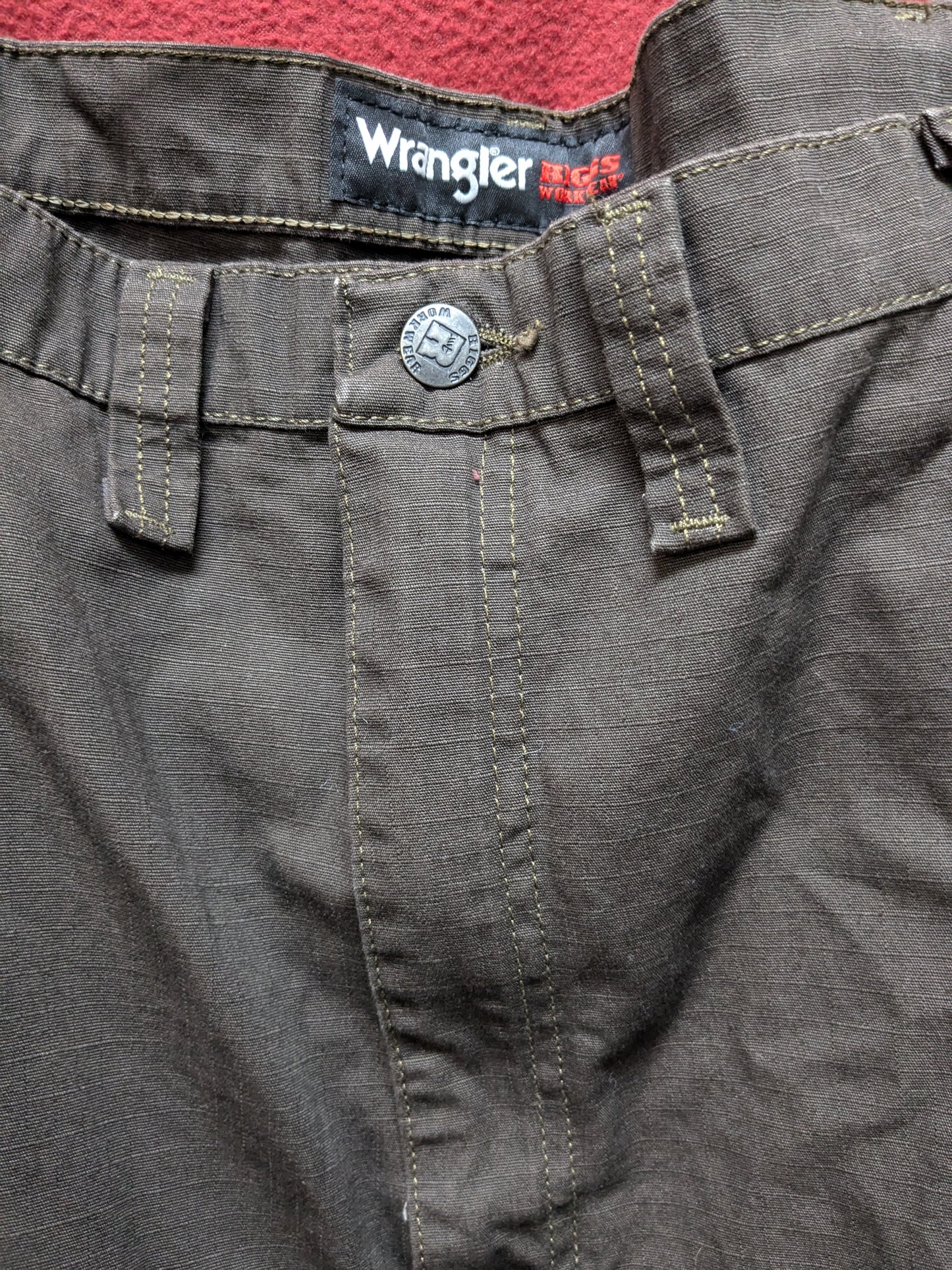 NWT Wrangler Riggs Workwear Ripstop Ranger Relaxed Fit Dark Brown (CA13-25APR19)