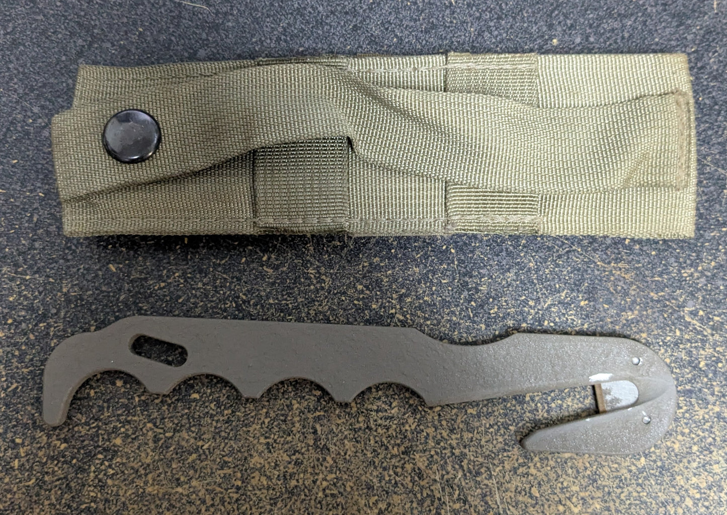 Ontario Knife Company Model 4-499 TAN P/N 1450 Strap Cutter Rescue Hook (DB12-26Jun13)
