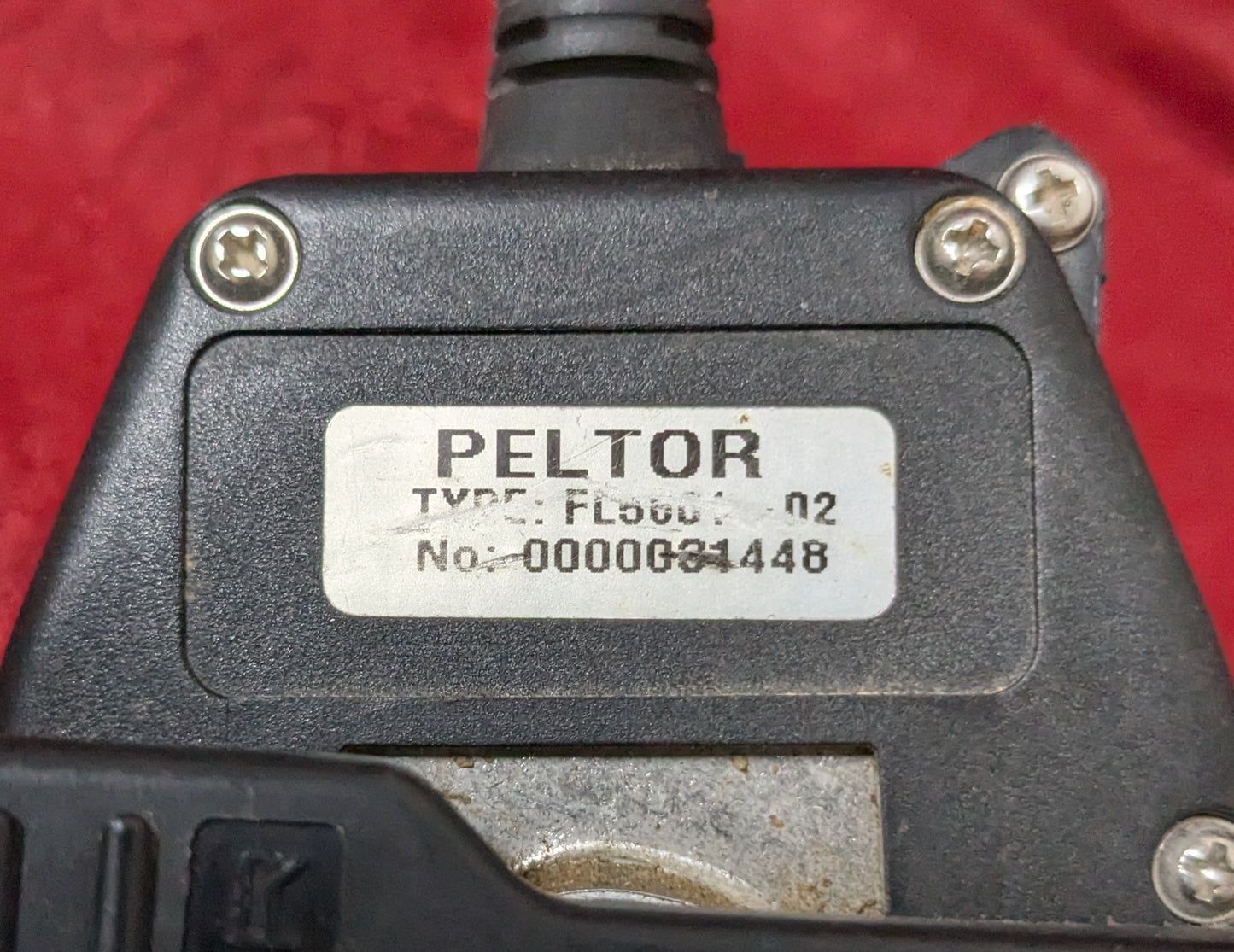 PELTOR PTT FL5601-02 Push-To-Talk Military Radio 6 Pin (da14-25MAR38)