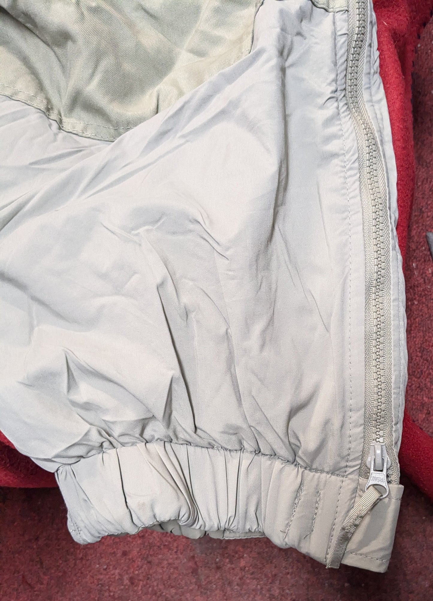 NOS Primaloft ADS Gen III L7 Bottom C Medium Regular- Trousers Extreme Cold Weather Military (AA04-25APR62)