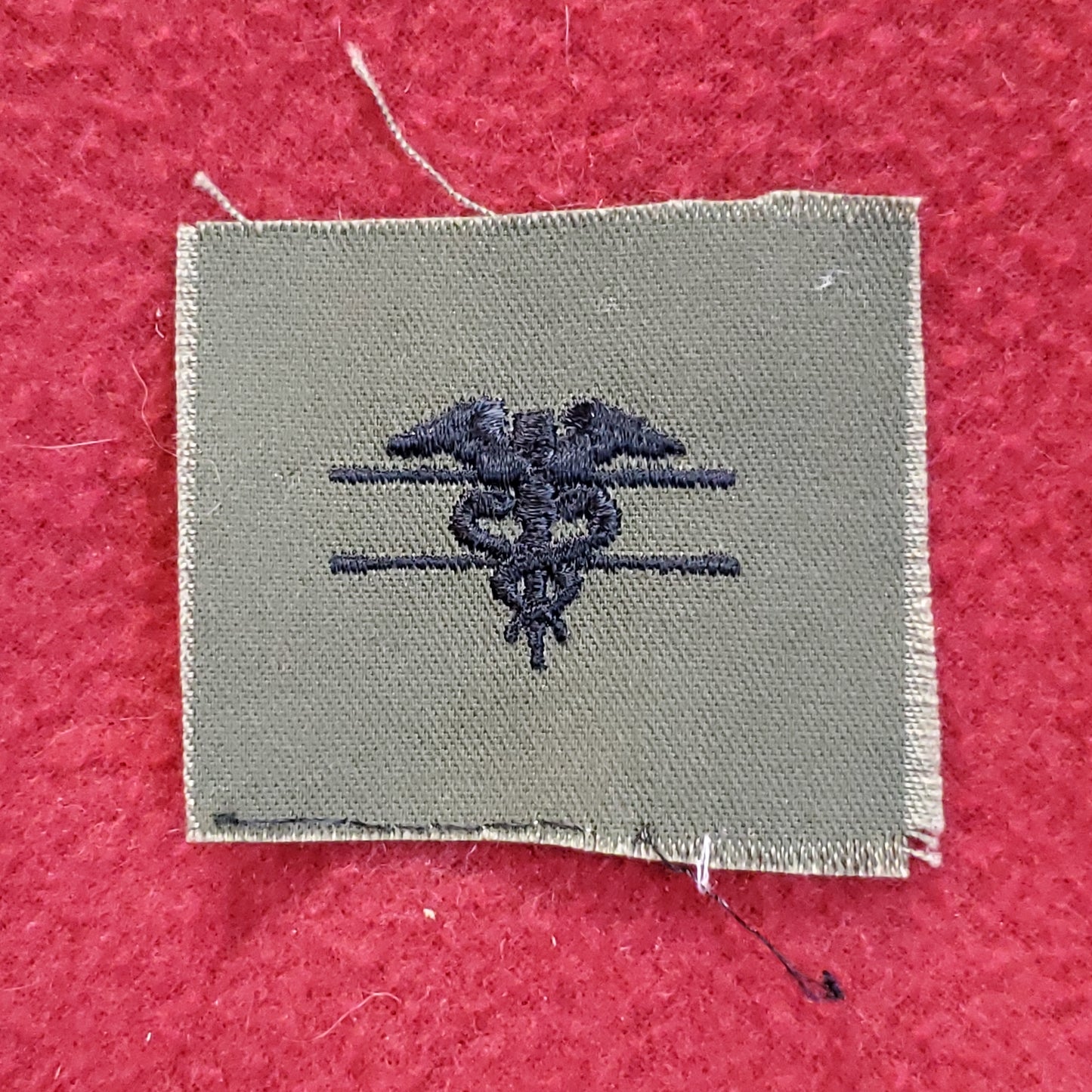 Vietnam Era US Expert Field Medical Sew on Insignia Blk/OD Vintage (v89L)