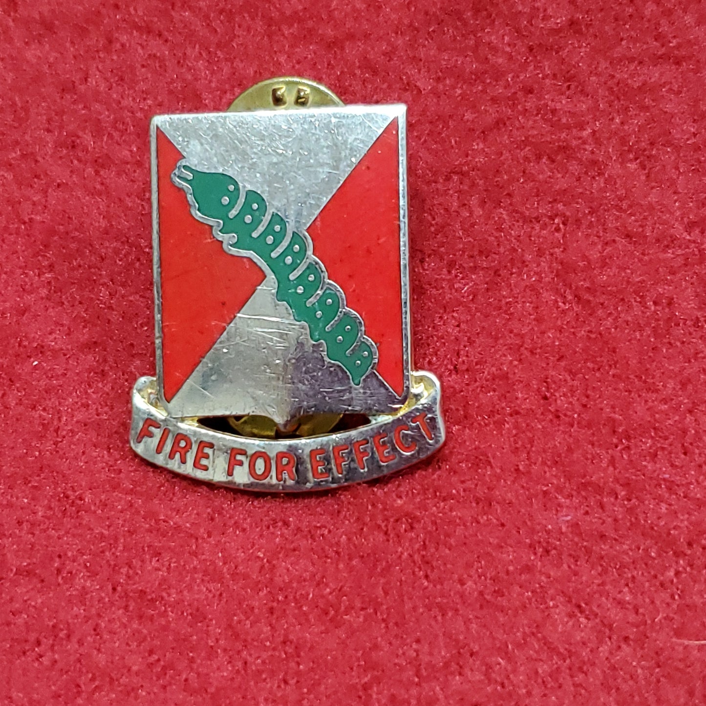 VINTAGE US 51st Air Defense Artillery "FIRE FOR EFFECT" Pin Crest DUI Unit (01o62)
