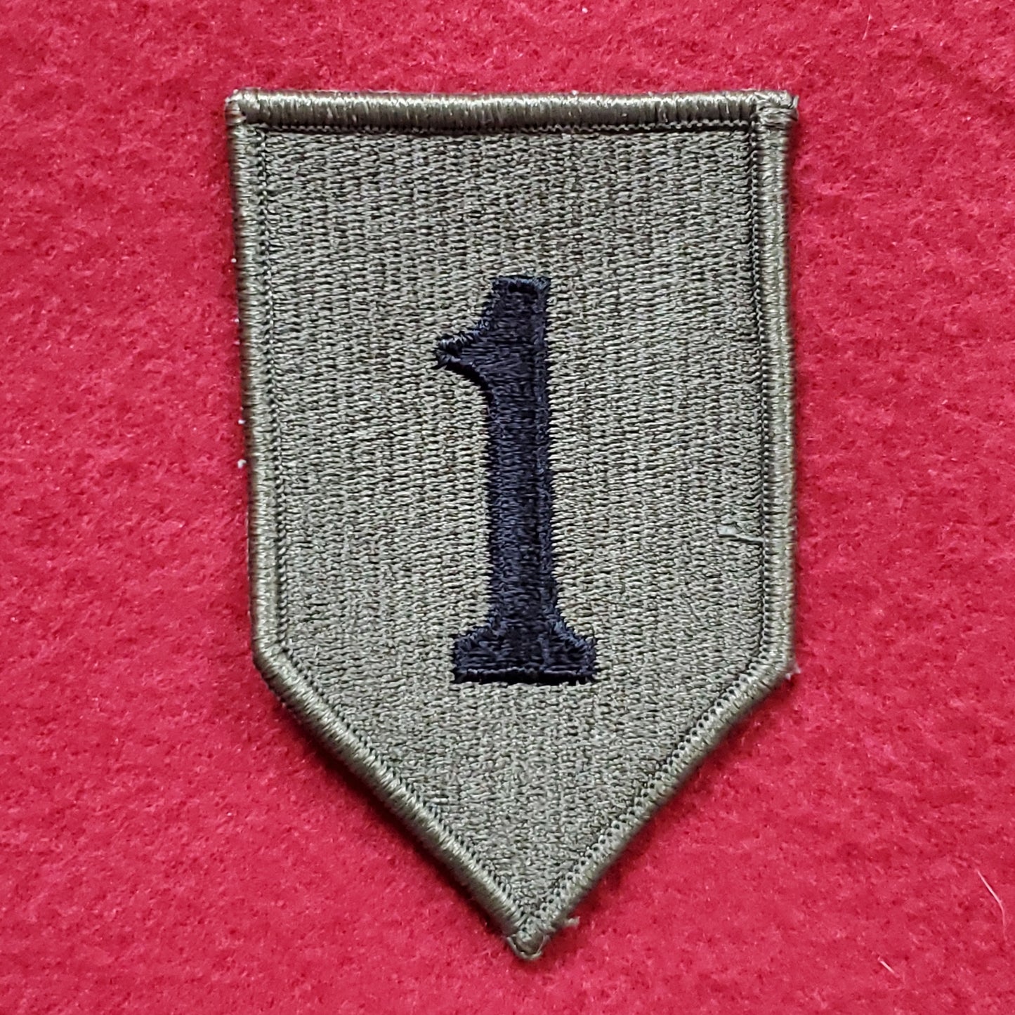VINTAGE US Army 1ST INFANTRY DIVISION Patch Sew On OD Olive Drab BDU Woodland (04o4)
