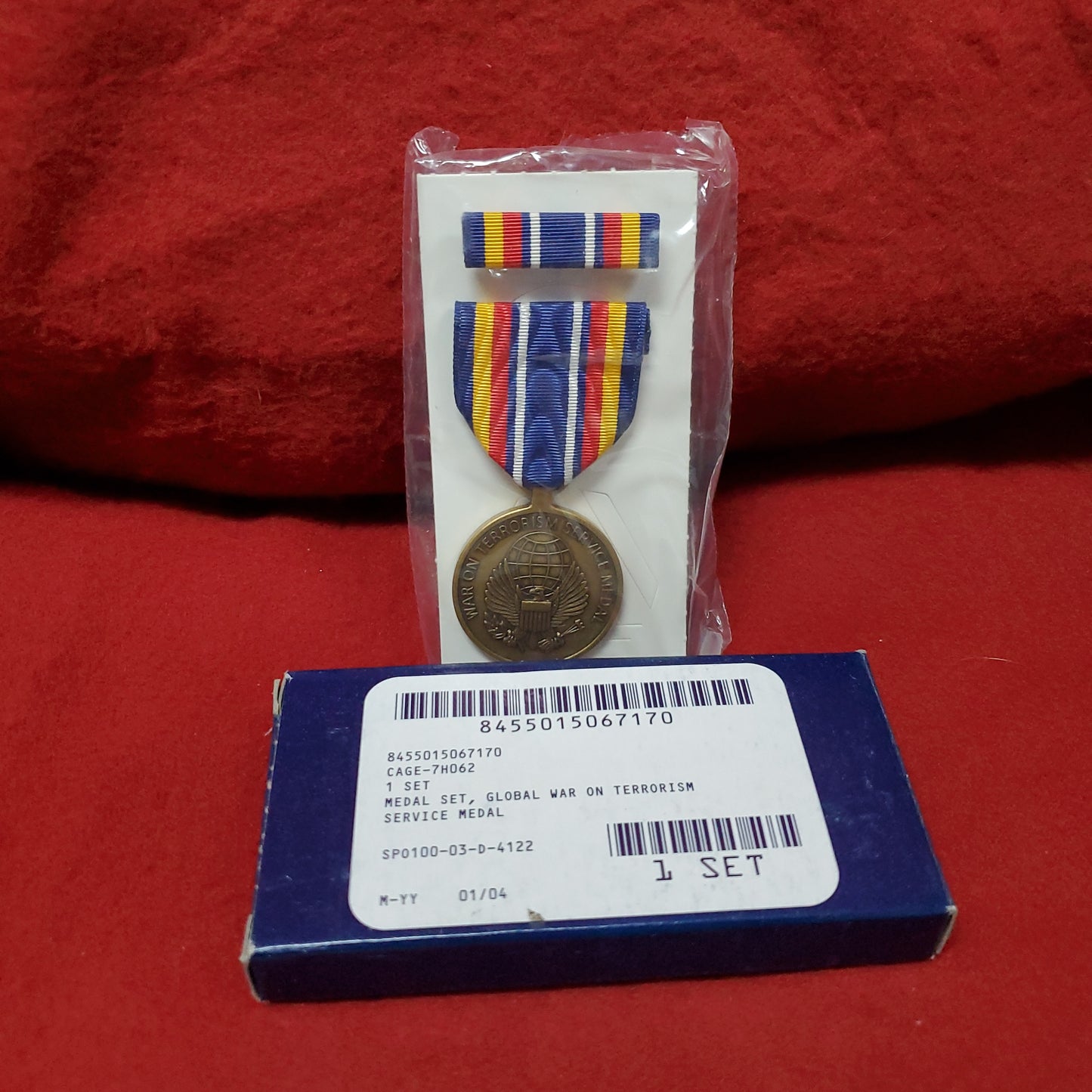 VINTAGE NIB 01/04 SERVICE MEDAL SET Global War on Terrorism Medal Ribbon (05o28)