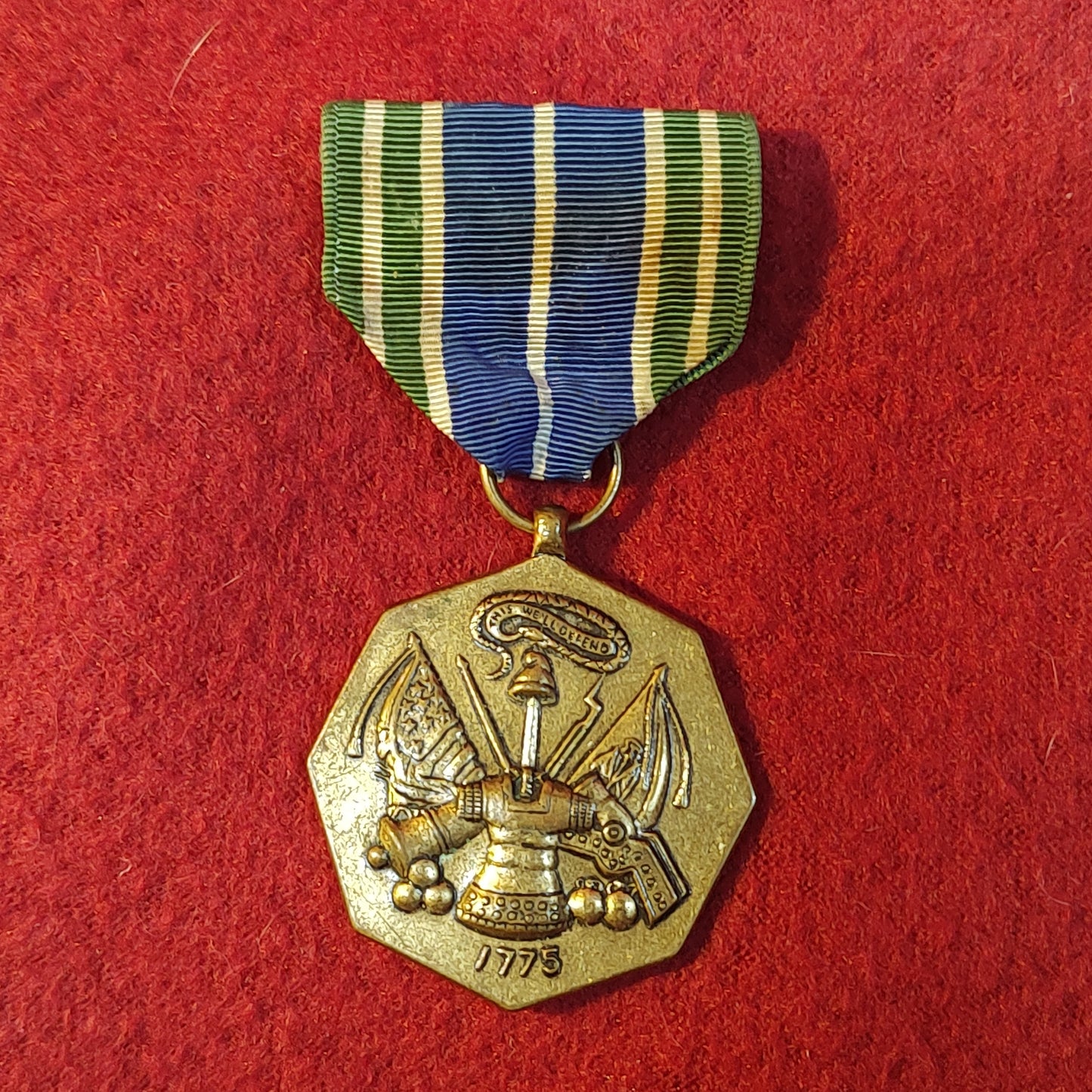 VINTAGE US Army MILITARY ACHIEVEMENT AWARD Full Size Medal (06o113)