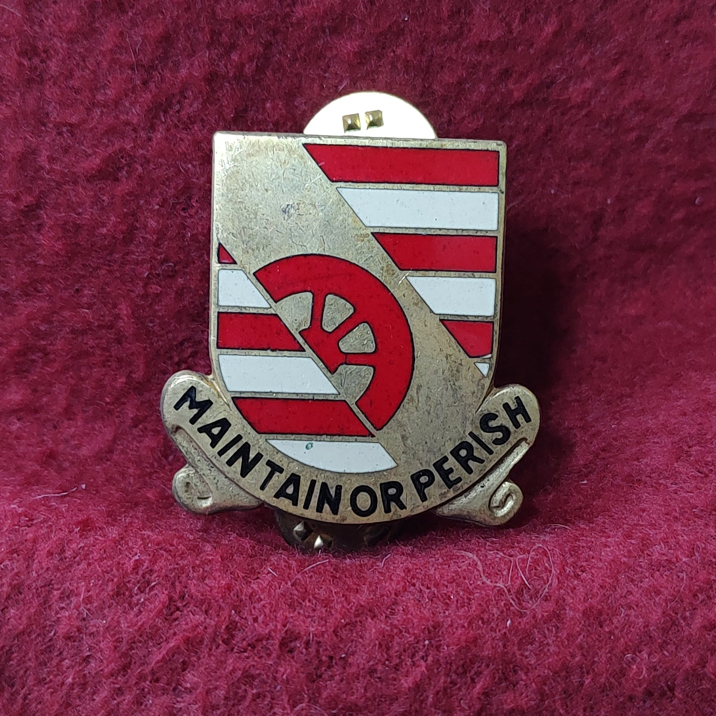 VINTAGE US Army 81st MAINTENANCE BATTALION Unit Crest Pin (11o62)