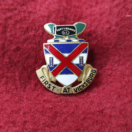 VINTAGE US Army 13th INFANTRY
Unit Crest Pin (11o75)