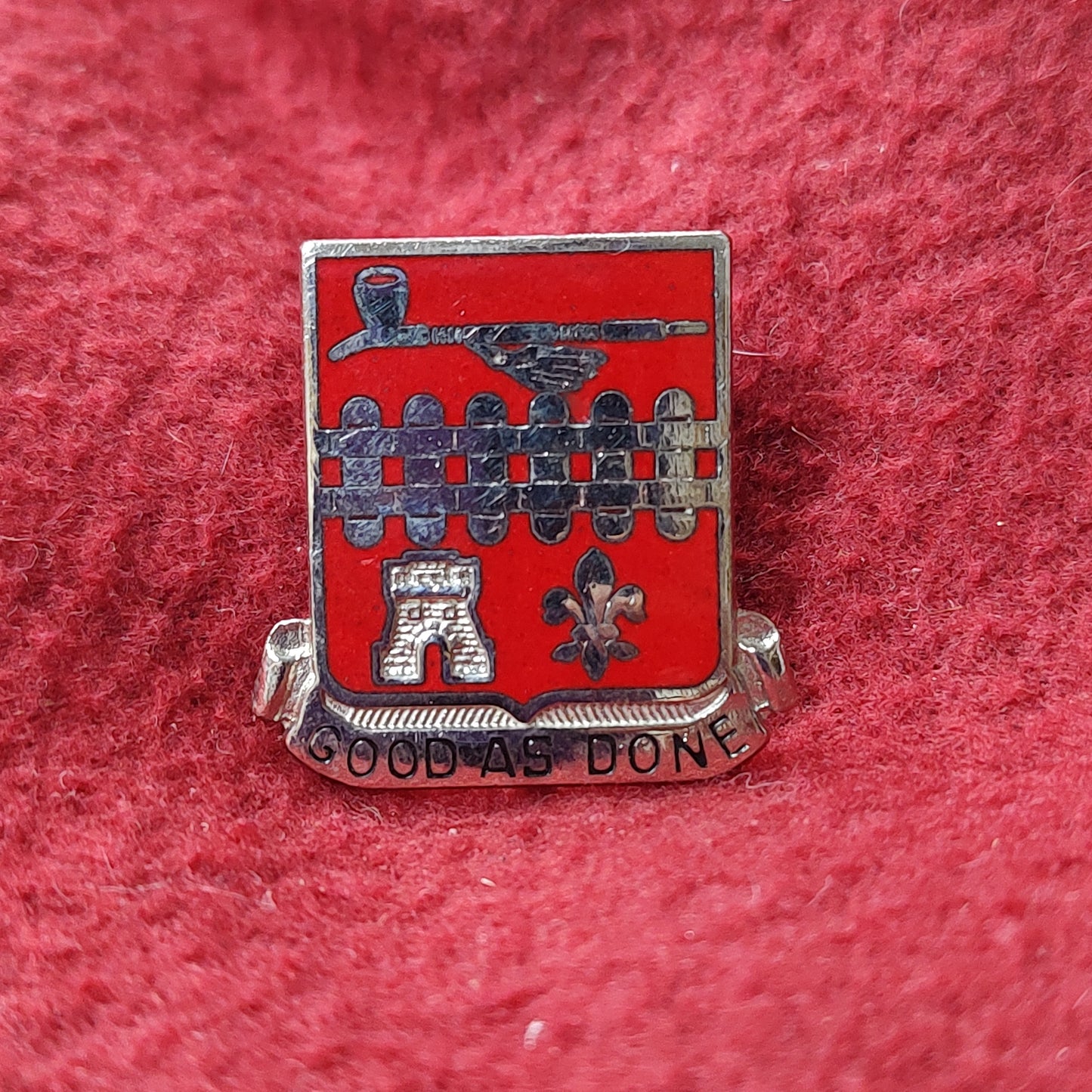 VINTAGE English 107th ENGINEER BATTALION Unit Crest Pin (11o92)