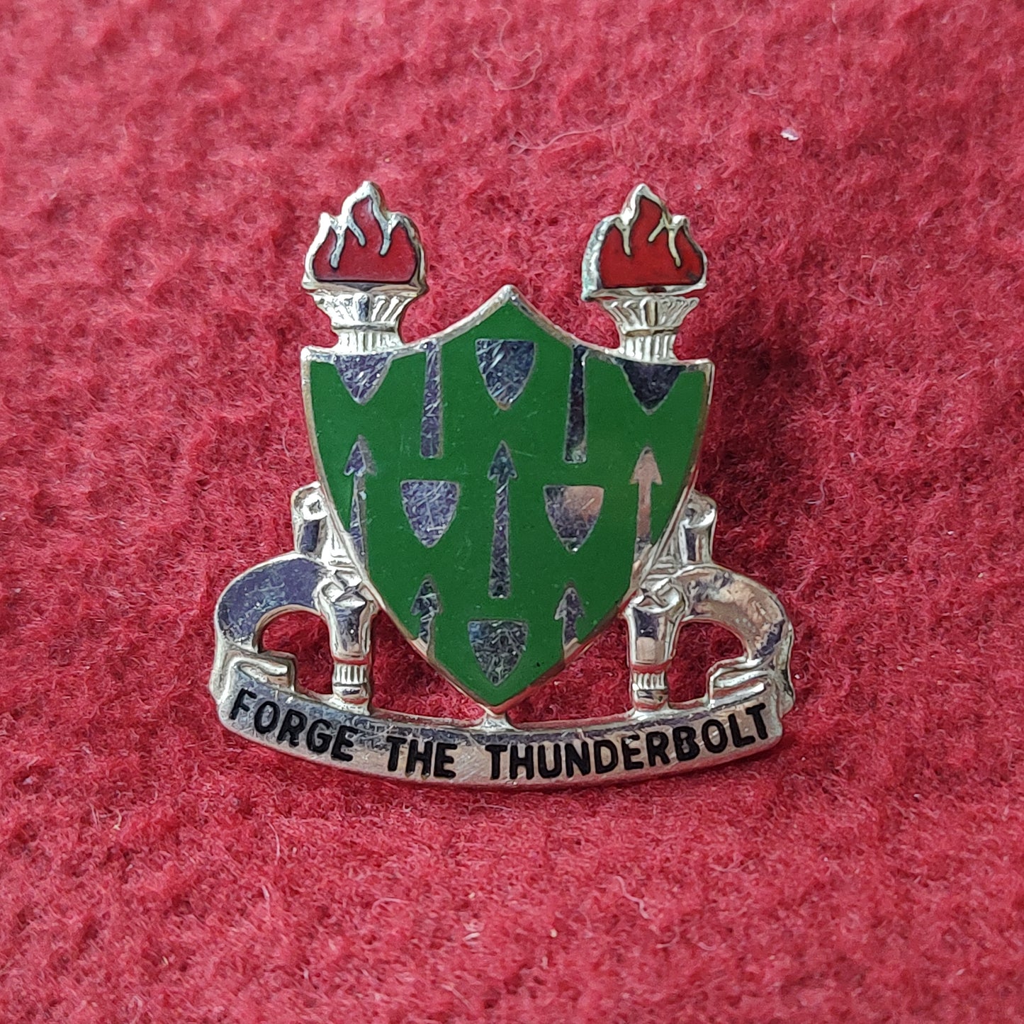 VINTAGE Army ARMOR SCHOOL
Unit Crest Pin (11o98)