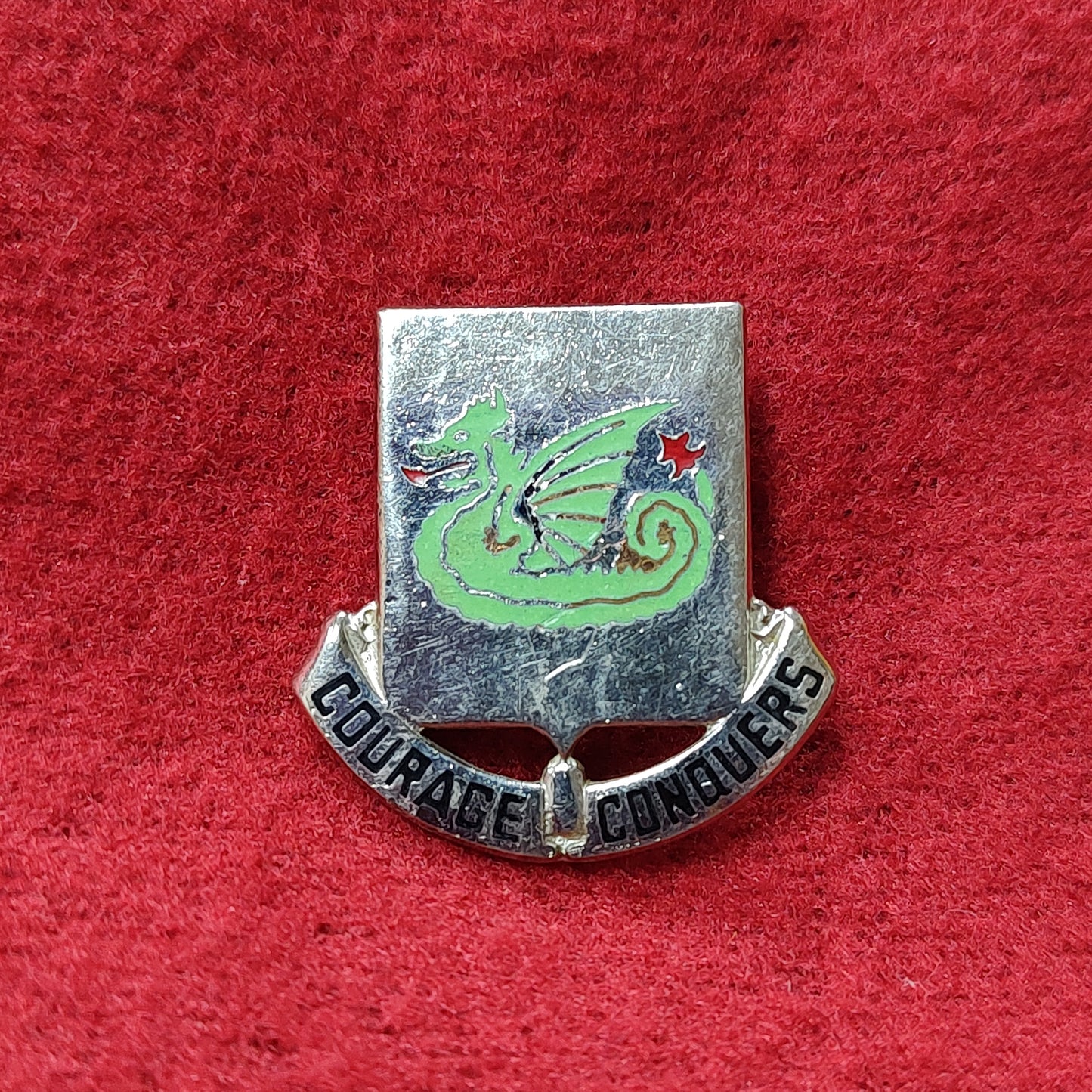 VINTAGE Army 37th ARMOR REGIMENT
Unit Crest Pin (11o115)