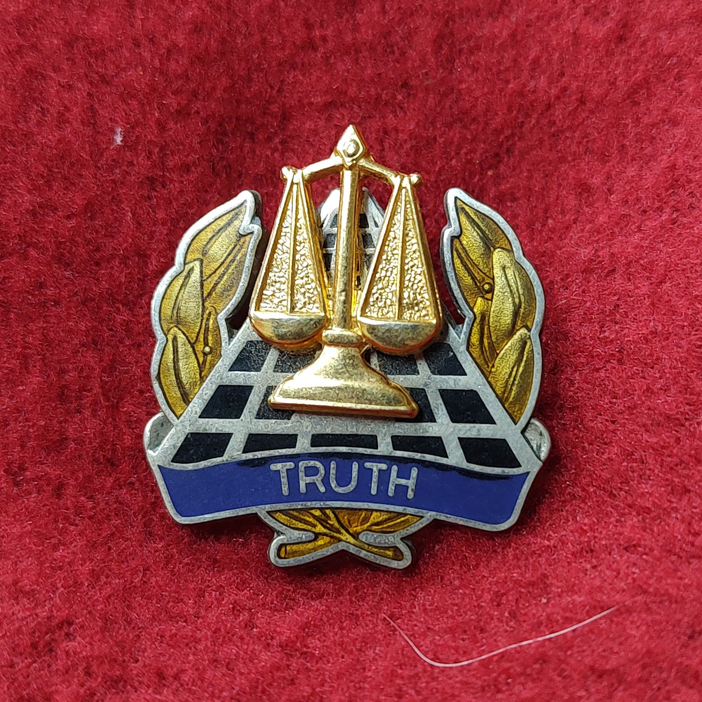 VINTAGE US Army OPERATIONAL TEST & EVALUATION COMMAND (OPTEC) Unit Crest Pin (02CR24)