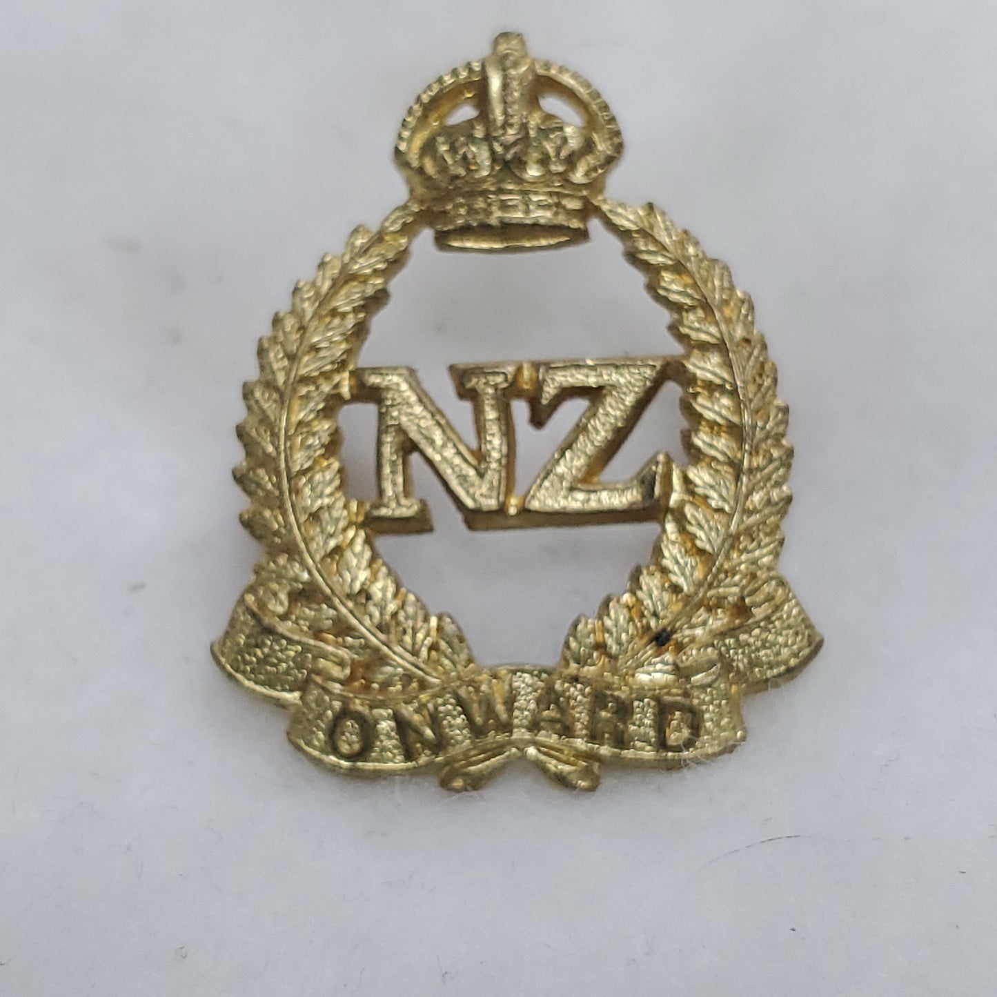 New Zealand Expeditionary Force Division Cap Badge (A10)