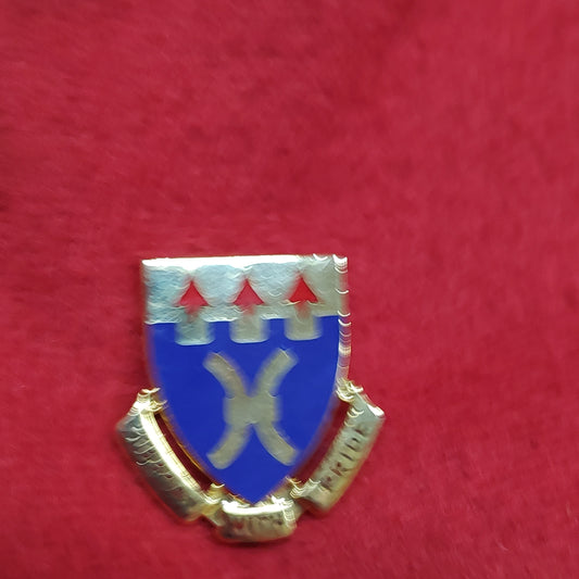 VINTAGE US Army 187th INFANTRY Unit Crest Pin (02CR92)