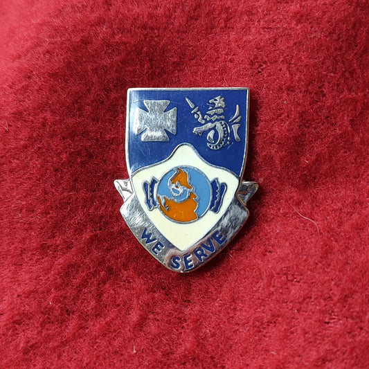 VINTAGE US Army 23rd INFANTRY Unit Crest Pin (02CR117)