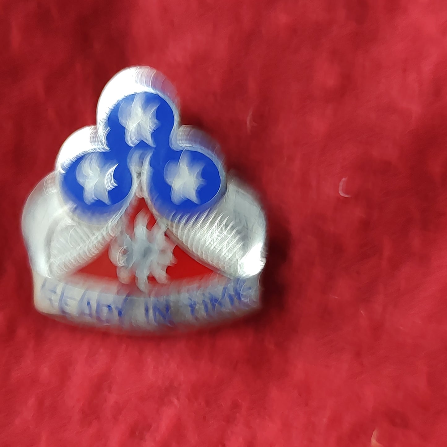 VINTAGE US Army 353rd ENGINEER GROUP Unit Crest Pin (02CR118)