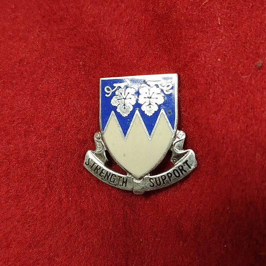 VINTAGE US Army 13th COMBAT SUSTAINMENT SUPPORT BATTALION Unit Crest Pin (02CR125)