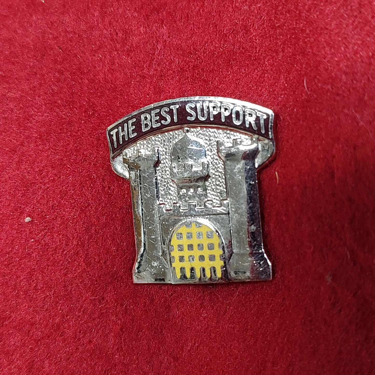 VINTAGE US Army DENTAC LANDSTUHL Unit Crest Pin (02CR129)