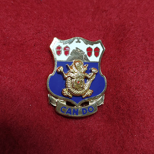 VINTAGE US Army 15th INFANTRY Unit Crest Pin (02CR151)