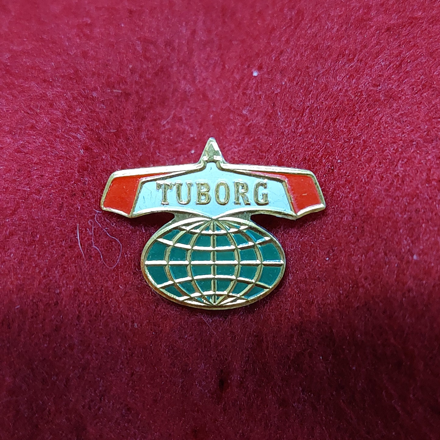 VINTAGE GRITTY MCDUFFS TUBORG BREWERY REAL ALE Pin (02CR160)