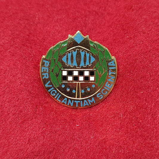 VINTAGE US Army 513th MILITARY INTELLIGENCE Unit Crest Pin (02CR176)