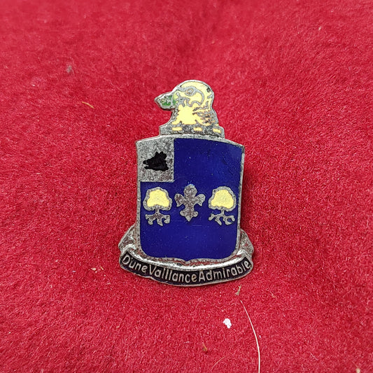 VINTAGE US Army 39th INFANTRY Unit Crest Pin (02CR182)
