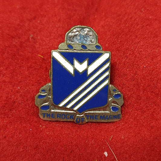 VINTAGE US Army 38th INFANTRY Unit Crest Pin (02CR186)