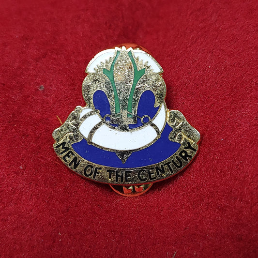 VINTAGE US Army 100th INFANTRY Unit Crest Pin (02CR189)