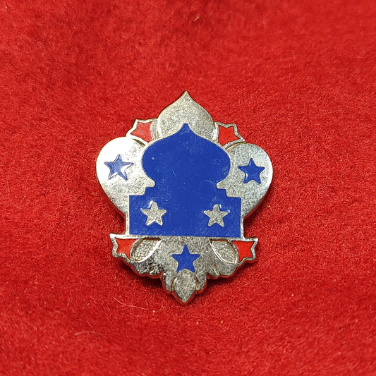 VINTAGE US Army 5th ARMY NORTH DISTINCTIVE
Unit Crest Pin (03CR11)